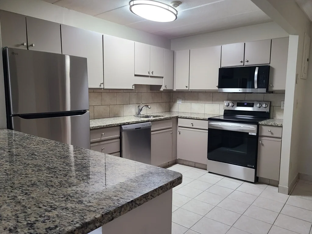 2 bed, 1 bath apartment for rent at 566 Washington St Unit 46, Weymouth — photo 8 of 23