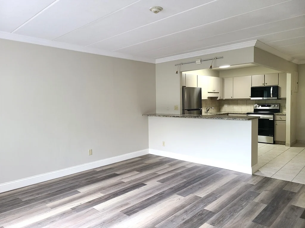 2 bed, 1 bath apartment for rent at 566 Washington St Unit 46, Weymouth — photo 4 of 23