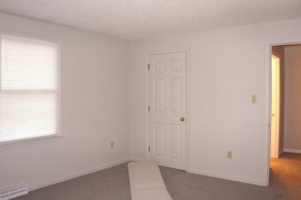 3 bed, 1 bath apartment for rent at 567 Mendon Rd Unit 1, Attleboro — photo 10 of 16
