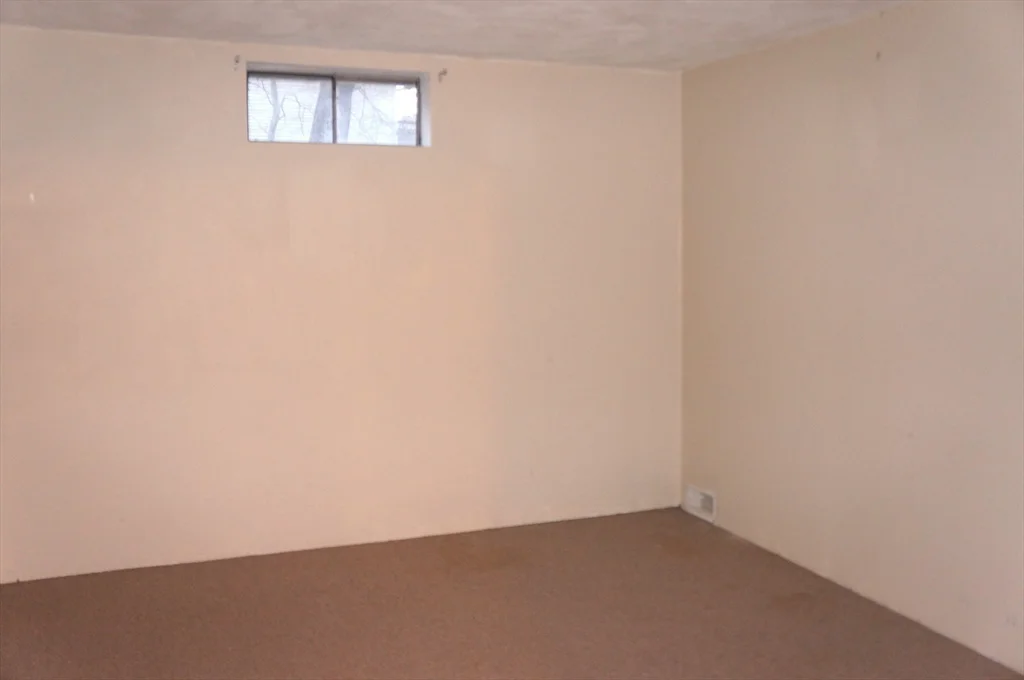 3 bed, 1 bath apartment for rent at 567 Mendon Rd Unit 1, Attleboro — photo 14 of 16