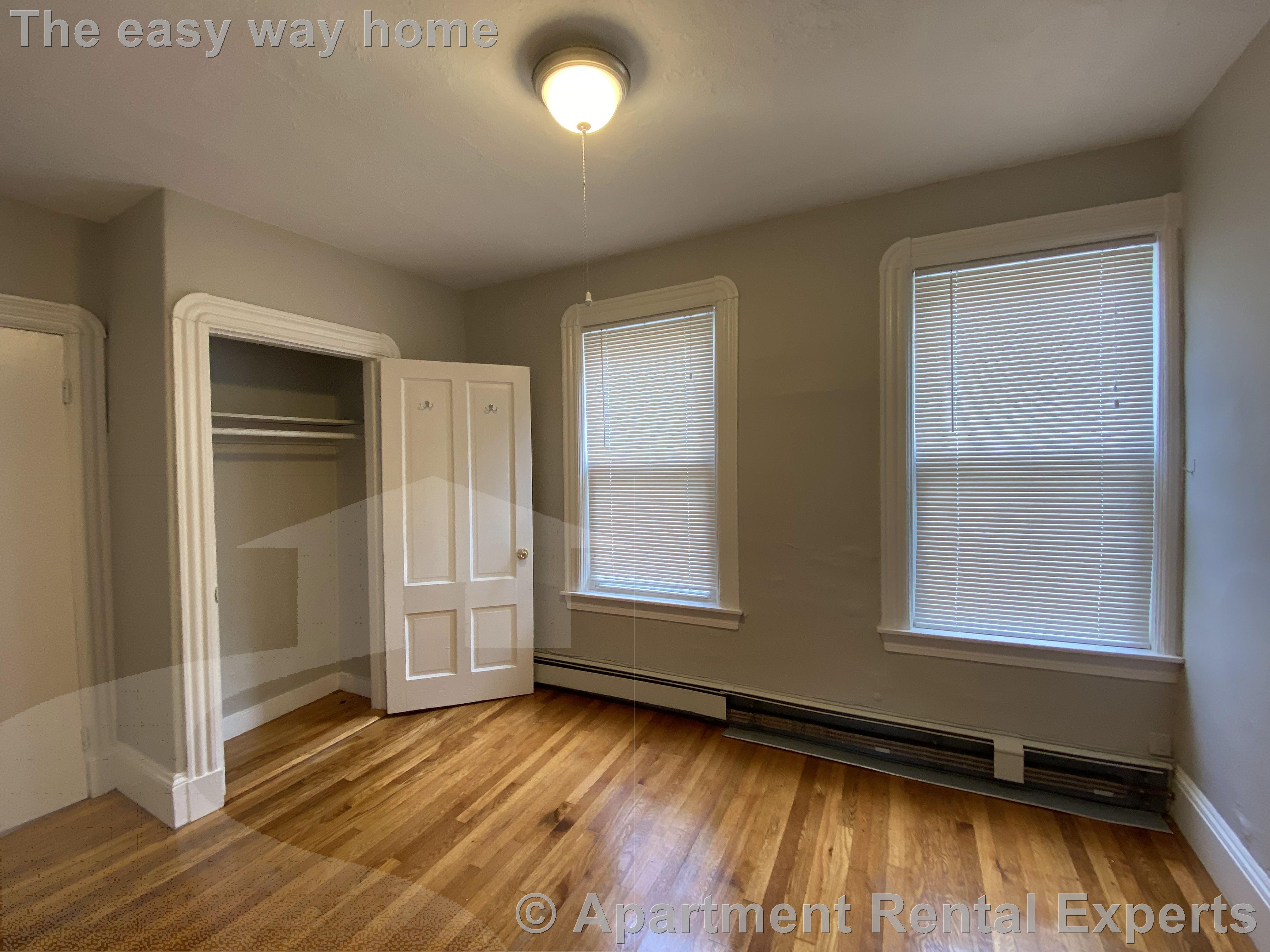 1 bed, 1 bath apartment for rent at 568 Green St Unit 2, Central Square — photo 4 of 13
