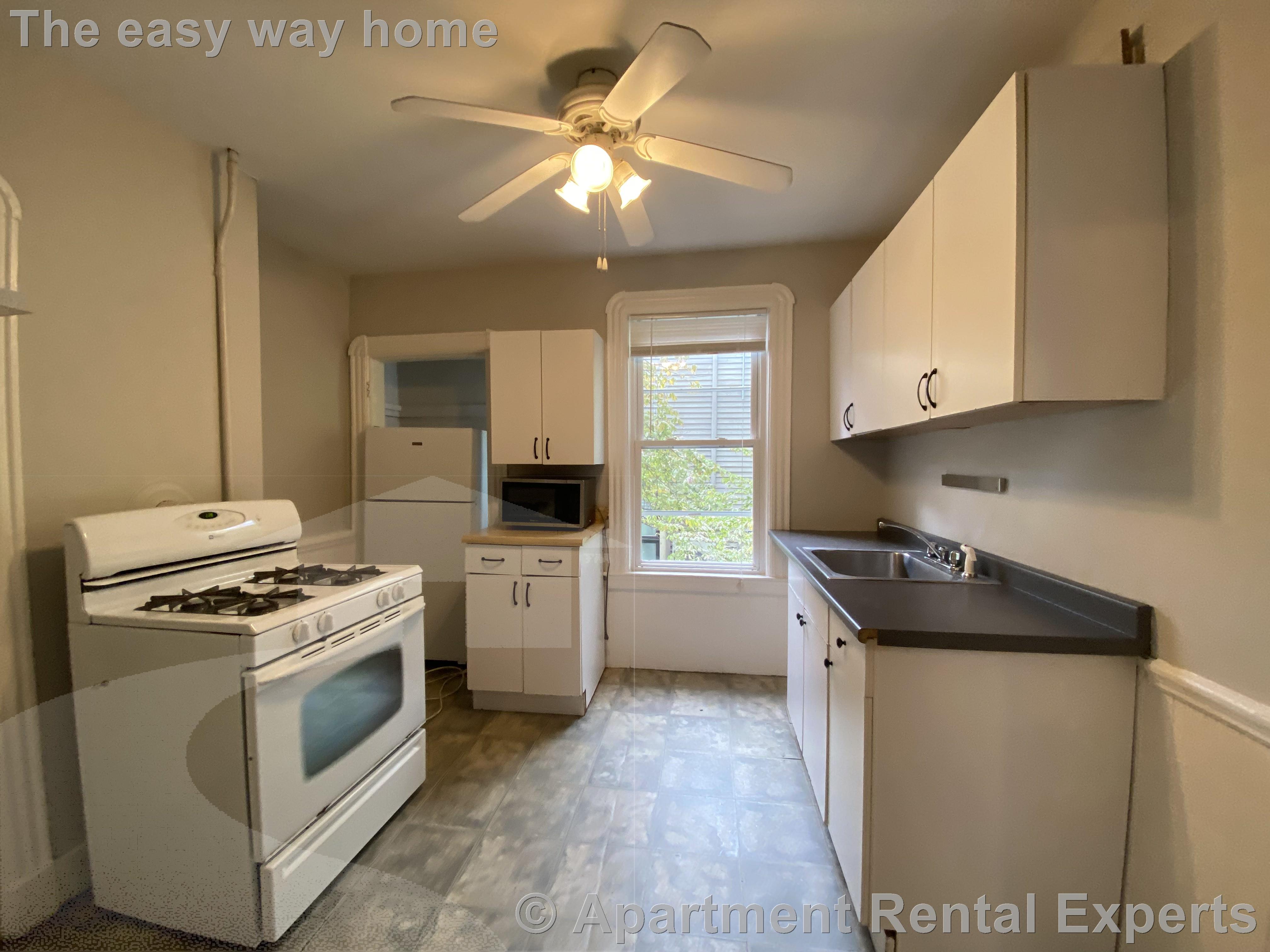 1 bed, 1 bath apartment for rent at 568 Green St Unit 2, Central Square — photo 1 of 13