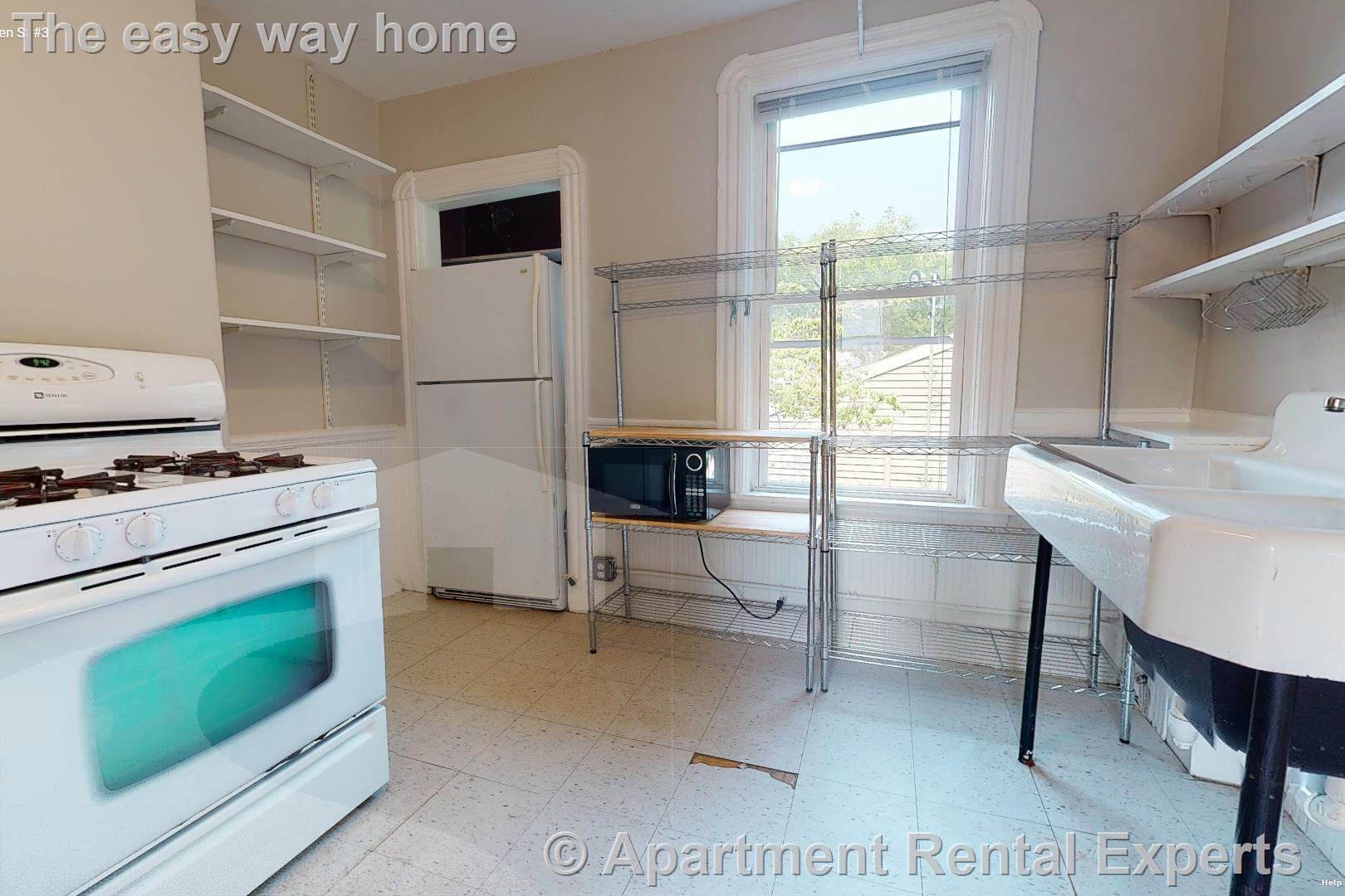 2 bed, 1 bath apartment for rent at 568 Green St Unit 3, Central Square — photo 3 of 7