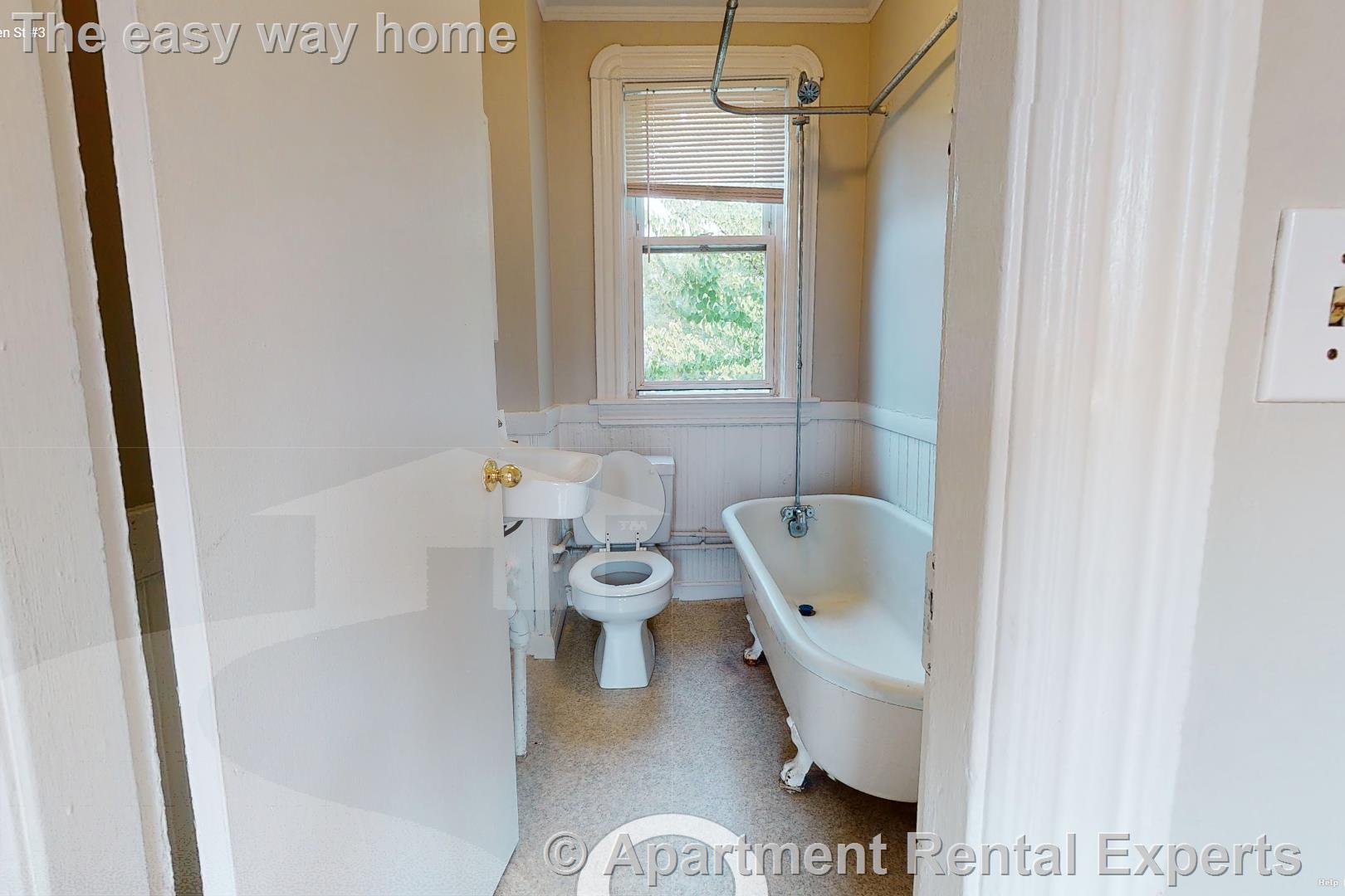 2 bed, 1 bath apartment for rent at 568 Green St Unit 3, Central Square — photo 2 of 7