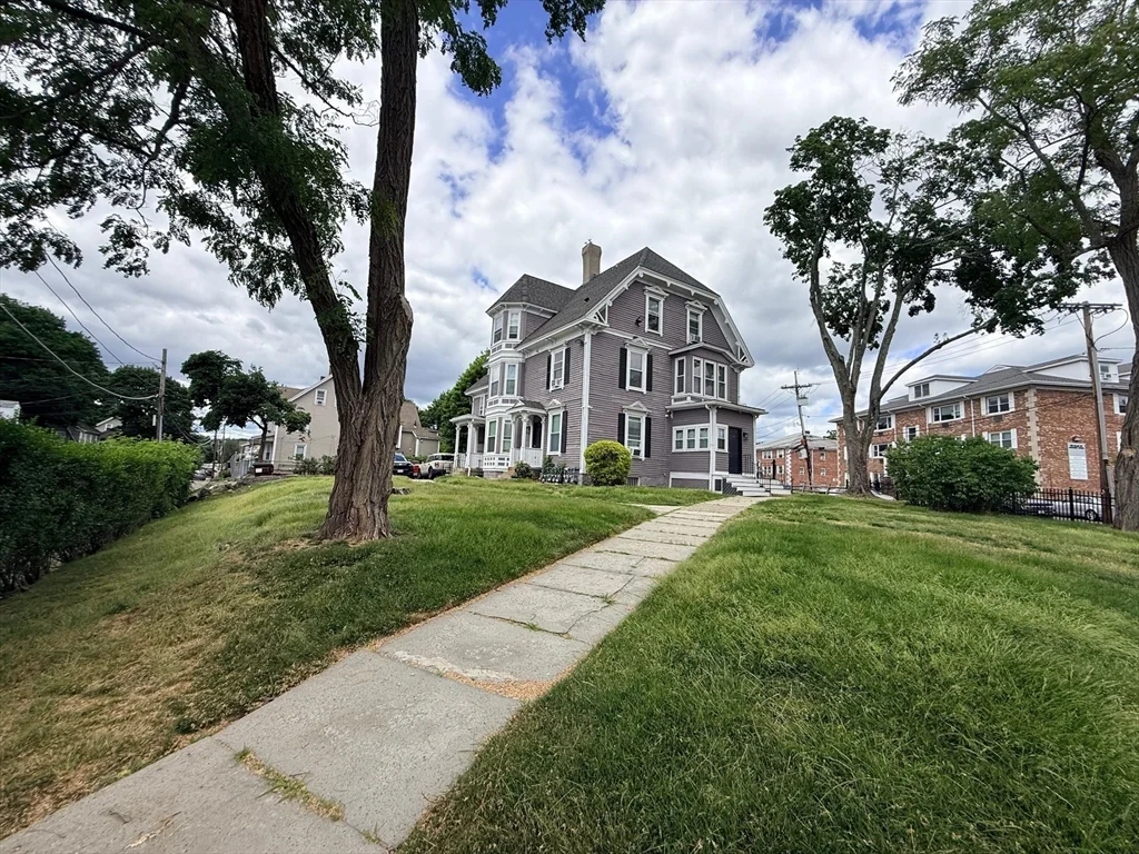 1 bed, 1 bath apartment for rent at 568 Main St Unit 1, Woburn — photo 1 of 11