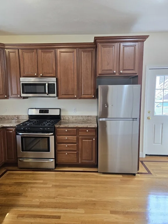 3 bed, 2 bath apartment for rent at 569 Adams Unit 1, East Milton — photo 5 of 31