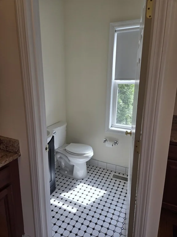 3 bed, 2 bath apartment for rent at 569 Adams Unit 1, East Milton — photo 12 of 31