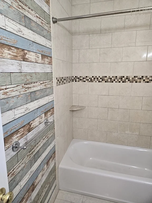 3 bed, 2 bath apartment for rent at 569 Adams Unit 1, East Milton — photo 21 of 31