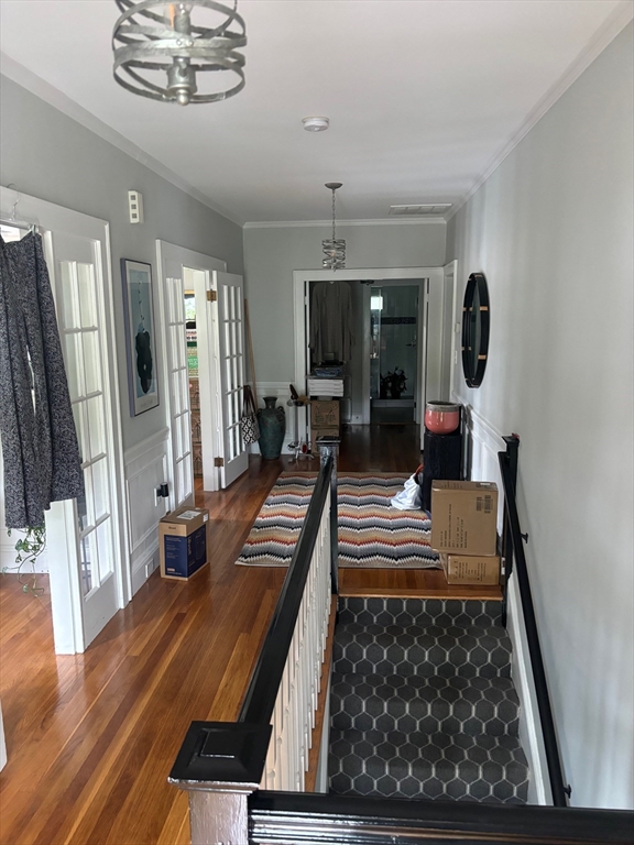 3 bed, 1 bath apartment for rent at 569 Commonwealth Ave Unit 2, Newton — photo 1 of 21
