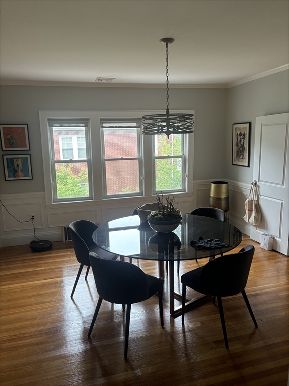 3 bed, 1 bath apartment for rent at 569 Commonwealth Ave Unit 2, Newton — photo 2 of 21