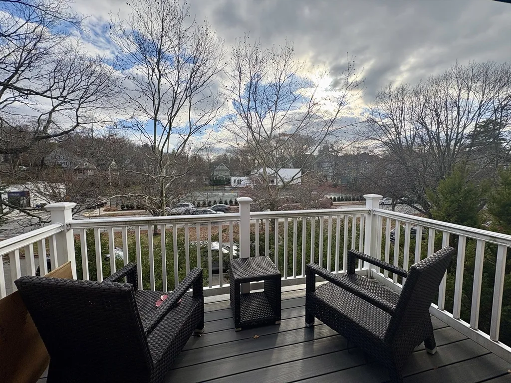 3 bed, 1 bath apartment for rent at 569 Commonwealth Ave Unit 2, Newton — photo 17 of 21