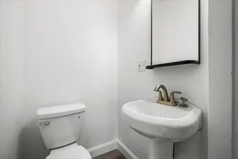 2 bed, 1 bath apartment for rent at 569 E 6th Unit 1, South Boston — photo 14 of 16