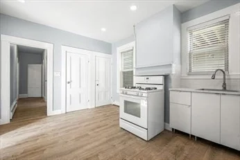 2 bed, 1 bath apartment for rent at 569 E 6th Unit 1, South Boston — photo 6 of 16