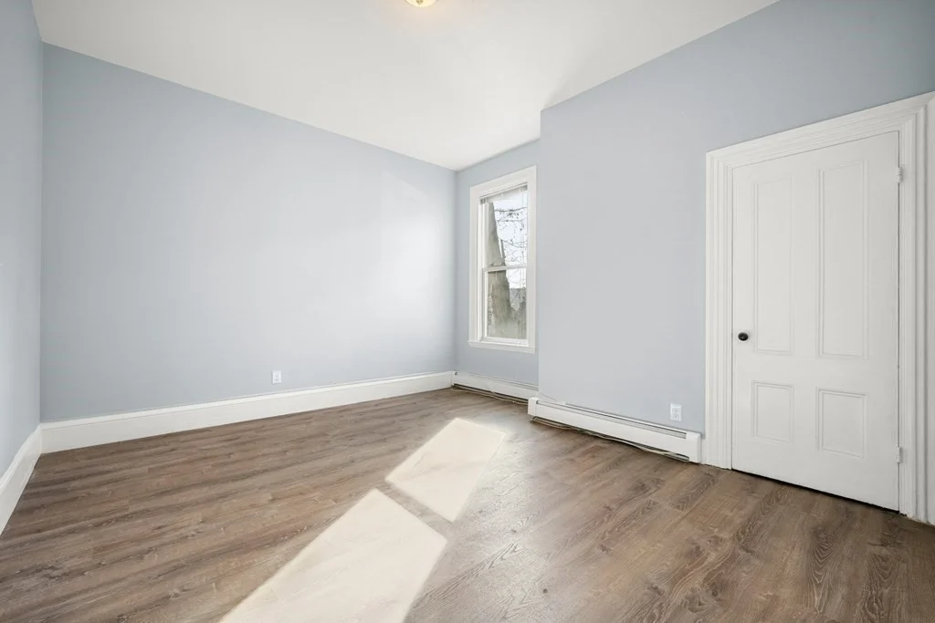 5 bed, 2 bath apartment for rent at 569 E 6th Unit 2, South Boston — photo 15 of 28