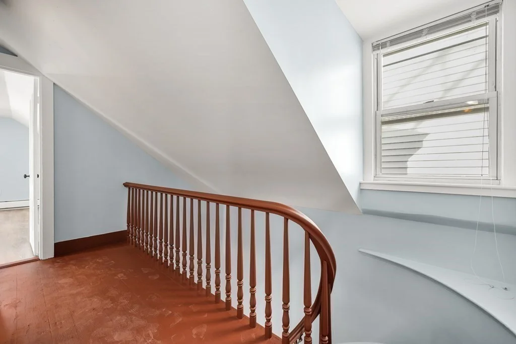 5 bed, 2 bath apartment for rent at 569 E 6th Unit 2, South Boston — photo 20 of 28