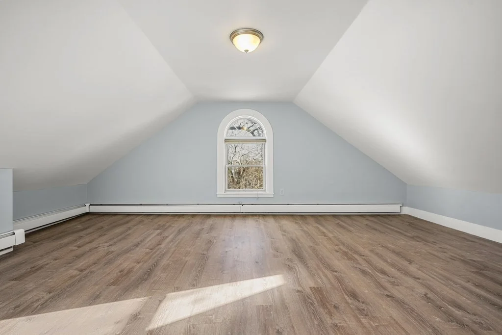 5 bed, 2 bath apartment for rent at 569 E 6th Unit 2, South Boston — photo 24 of 28