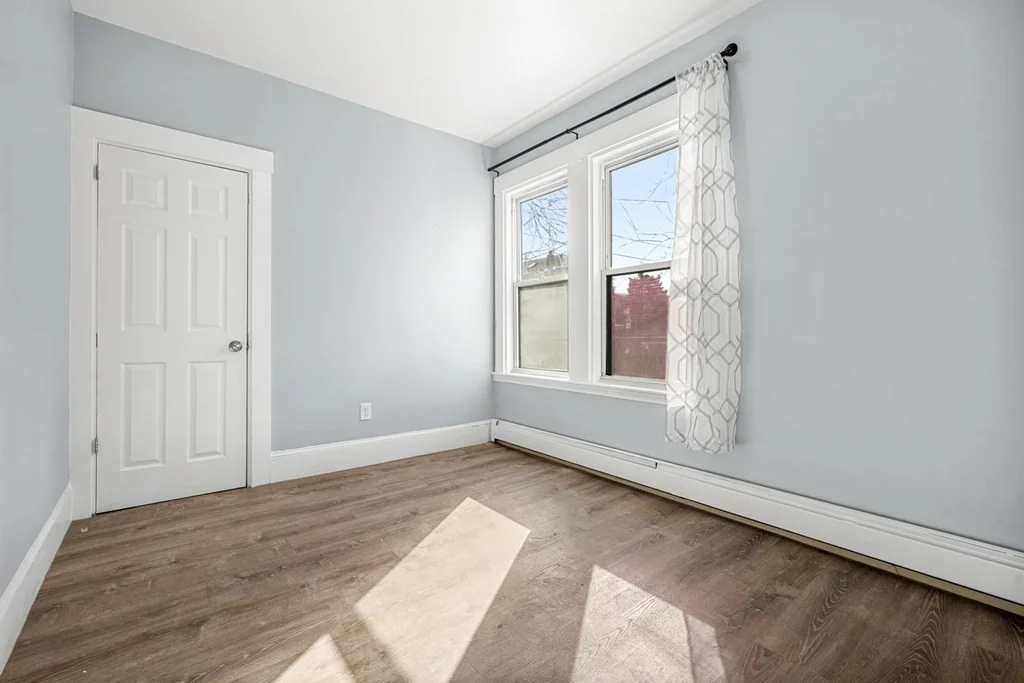 5 bed, 2 bath apartment for rent at 569 E 6th Unit 2, South Boston — photo 14 of 28