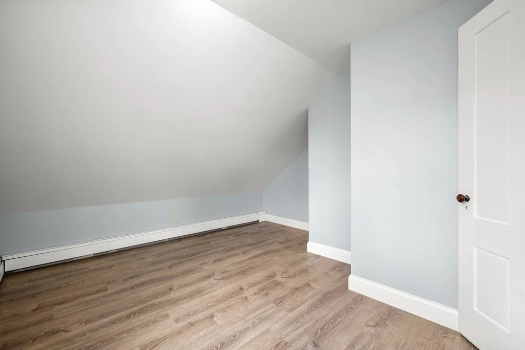 5 bed, 2 bath apartment for rent at 569 E 6th Unit 2, South Boston — photo 22 of 28