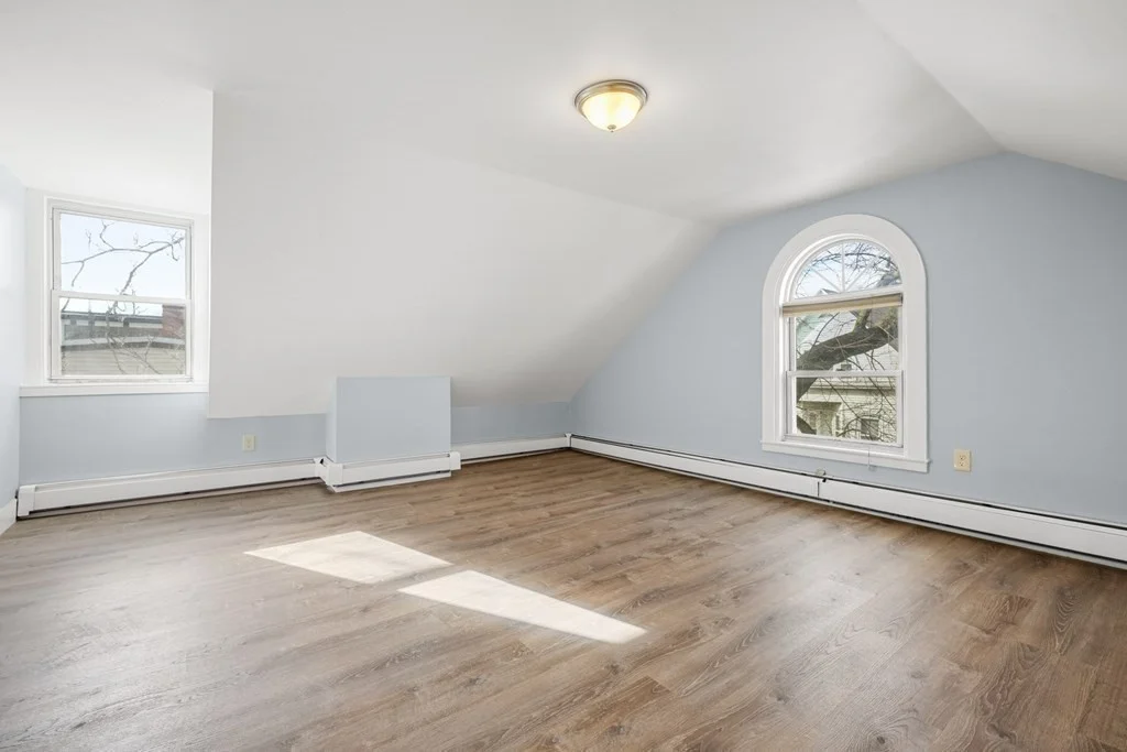 5 bed, 2 bath apartment for rent at 569 E 6th Unit 2, South Boston — photo 23 of 28