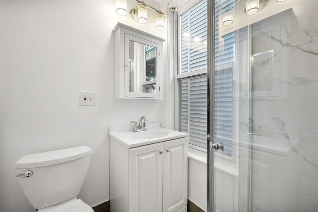 5 bed, 2 bath apartment for rent at 569 E 6th Unit 2, South Boston — photo 16 of 28