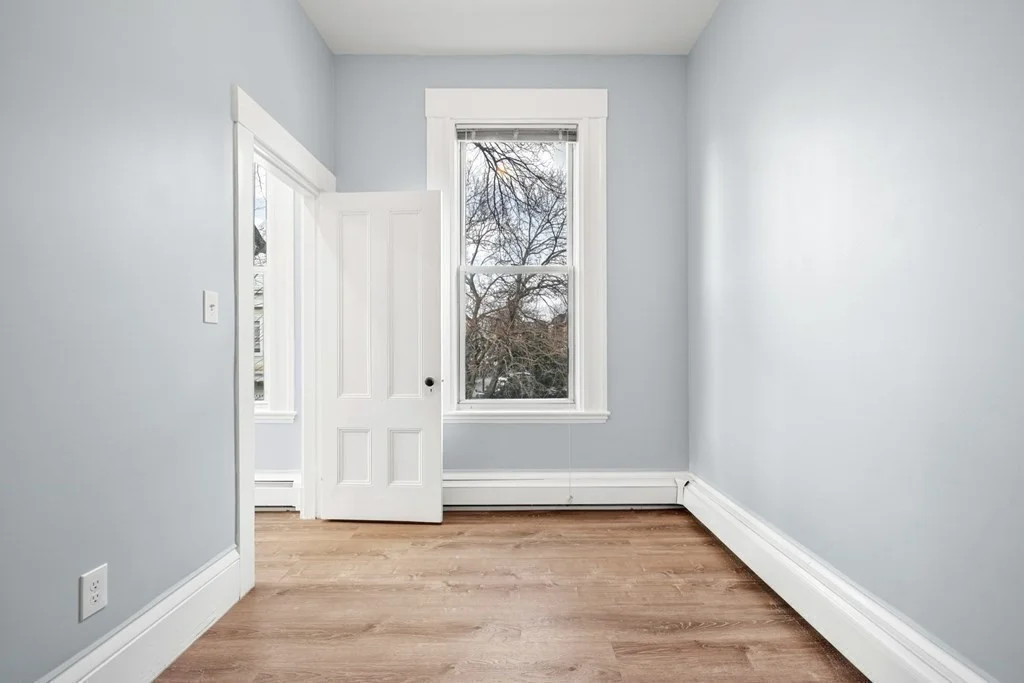 5 bed, 2 bath apartment for rent at 569 E 6th Unit 2, South Boston — photo 8 of 28