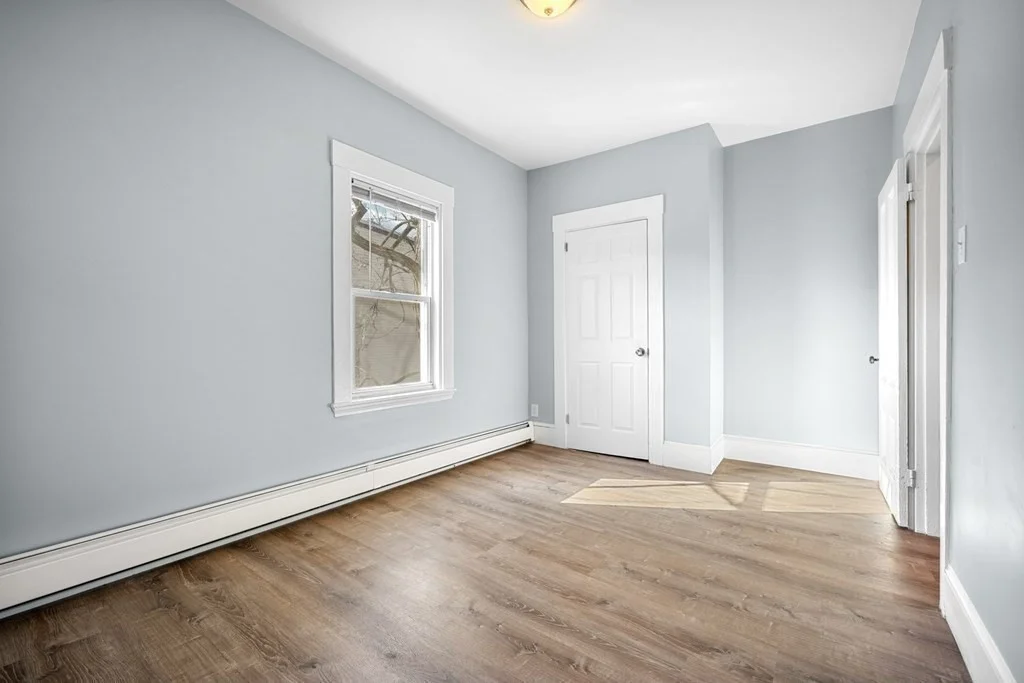 5 bed, 2 bath apartment for rent at 569 E 6th Unit 2, South Boston — photo 13 of 28