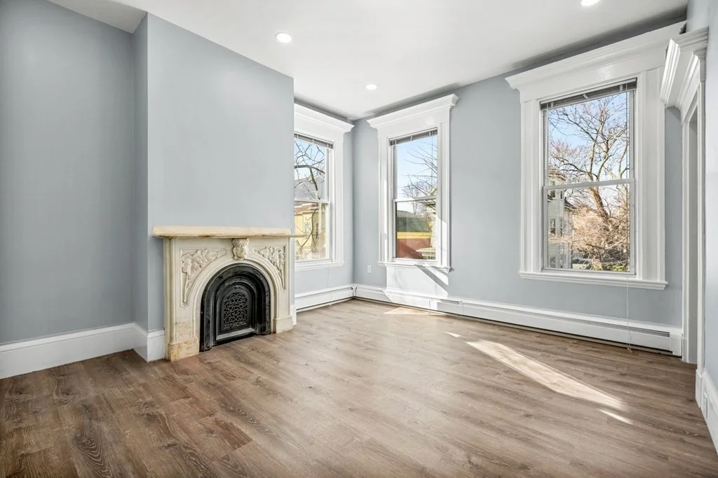5 bed, 2 bath apartment for rent at 569 E 6th Unit 2, South Boston