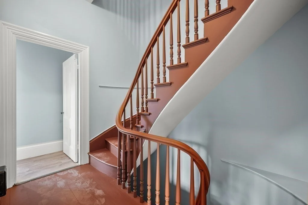 5 bed, 2 bath apartment for rent at 569 E 6th Unit 2, South Boston — photo 18 of 28