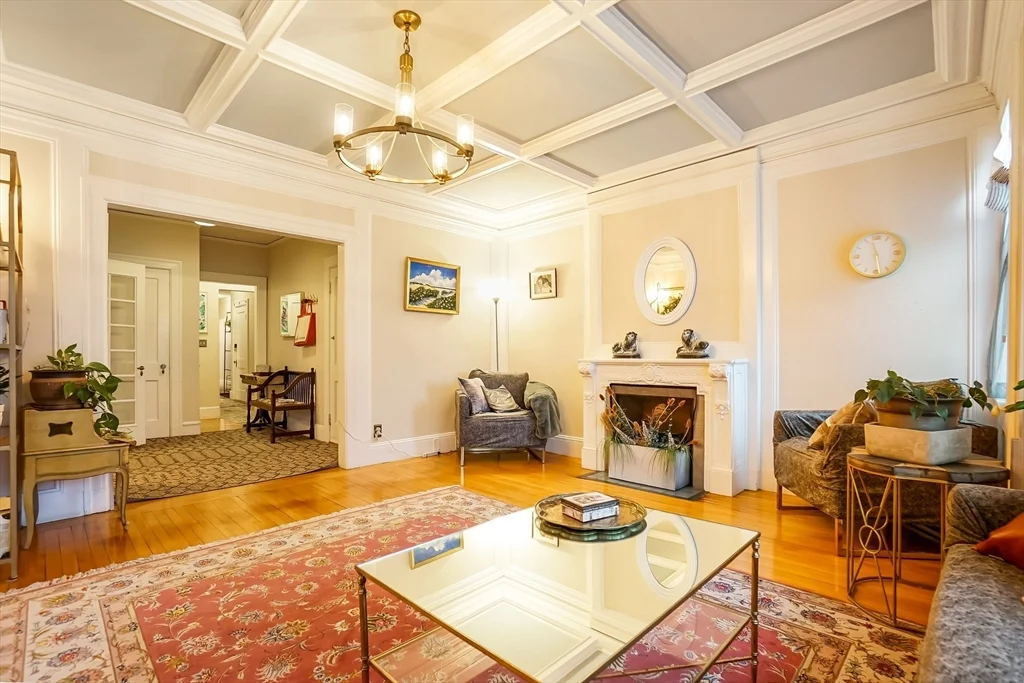 2 bed, 1 bath apartment for rent at 569 Franklin St Unit 6, Melrose — photo 3 of 38