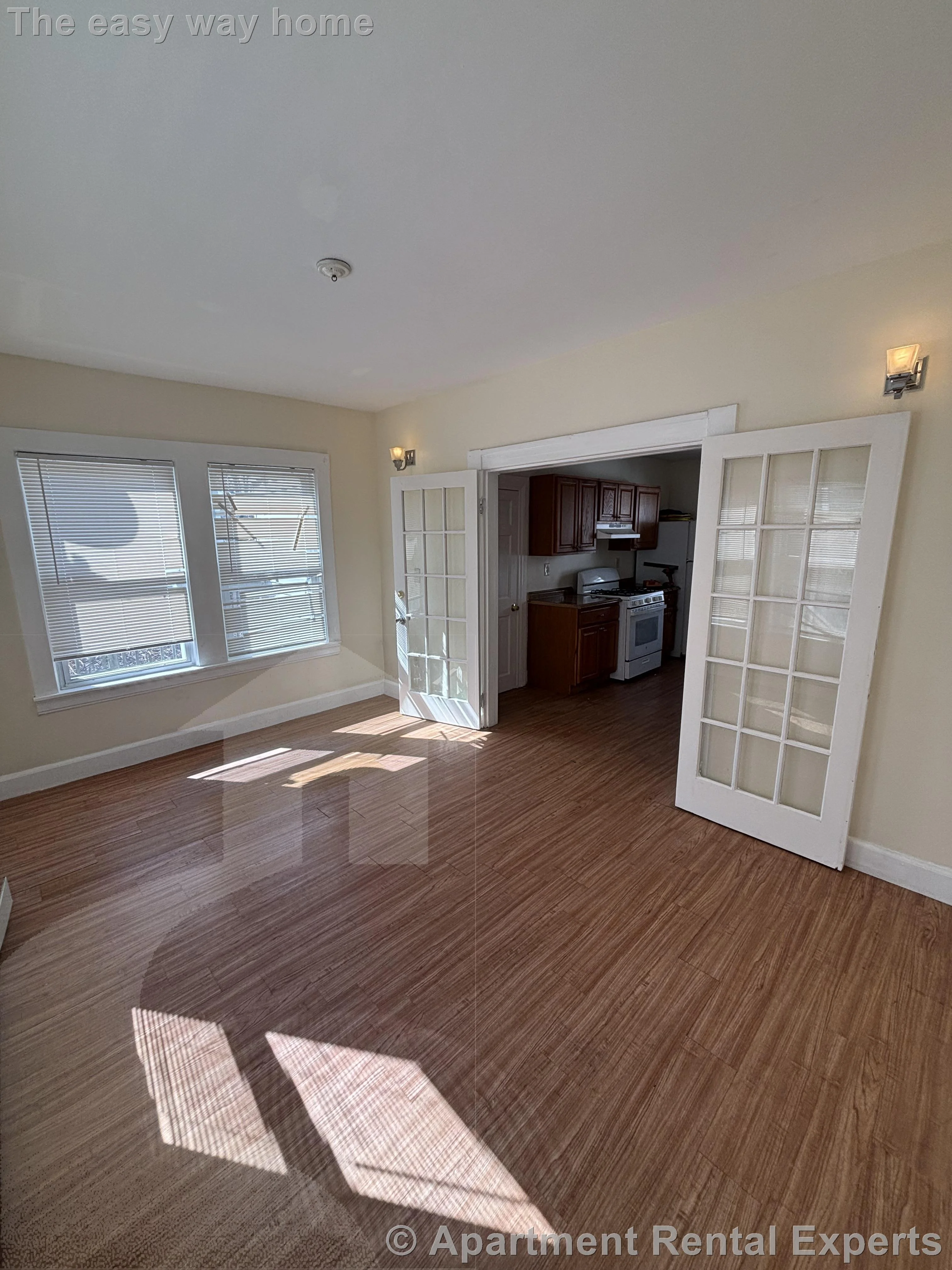 3 bed, 1 bath apartment for rent at 569 Main St Unit 1, Tufts — photo 3 of 17