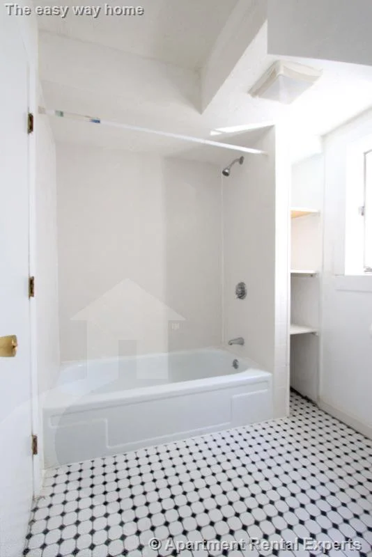 3 bed, 1 bath apartment for rent at 569 Main St Unit 1, Tufts — photo 13 of 17
