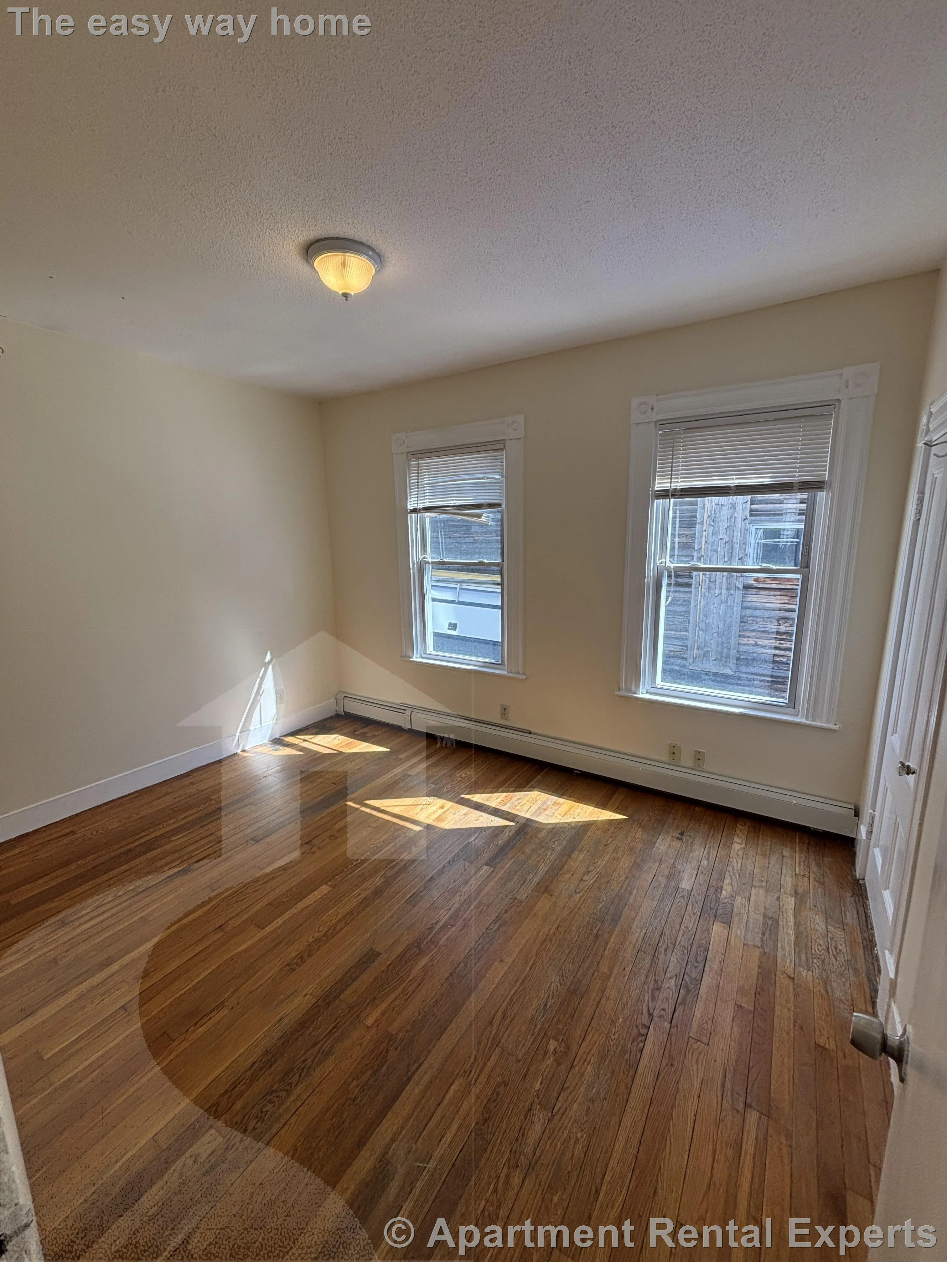 3 bed, 1 bath apartment for rent at 569 Main St Unit 1, Tufts — photo 5 of 17