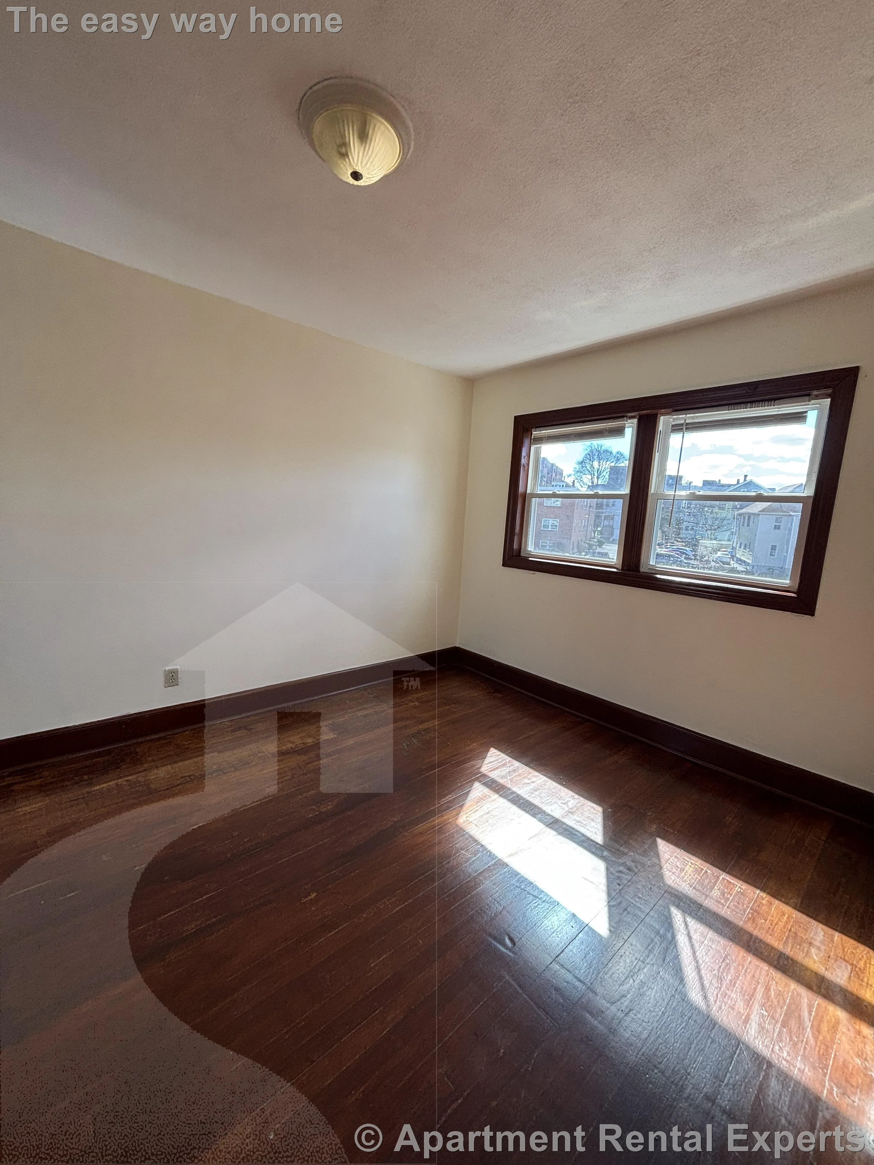 4 bed, 2 bath apartment for rent at 569 Main St Unit 2, Magoun Square — photo 5 of 14
