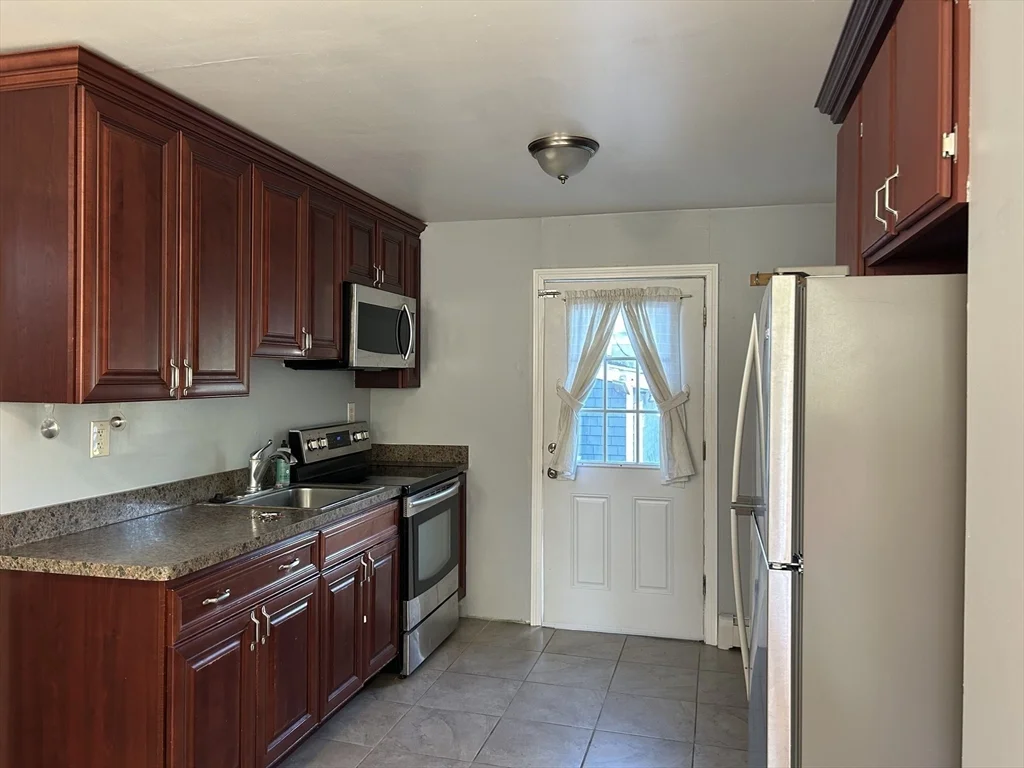 1 bed, 1 bath apartment for rent at 569 Winthrop St Unit 1, Rehoboth — photo 5 of 13