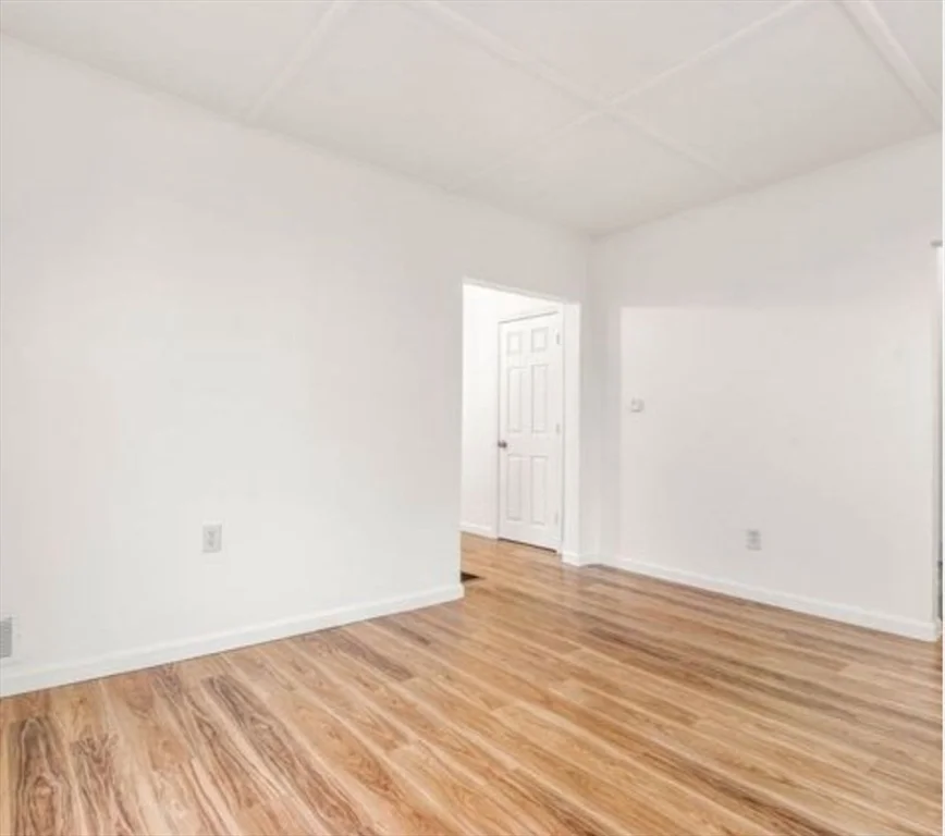 3 bed, 1 bath apartment for rent at 57-59 Cedar Unit 1, Haverhill — photo 4 of 7