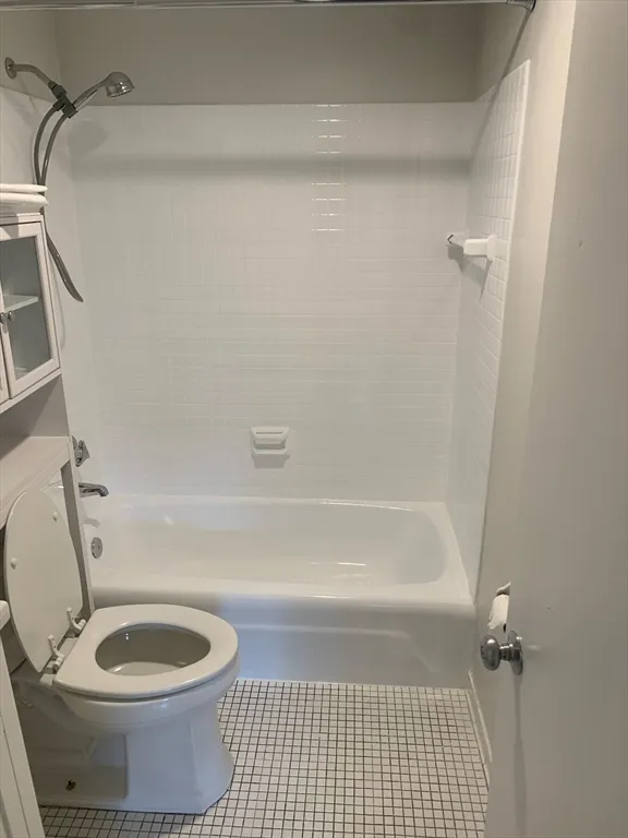 1 bed, 1 bath apartment for rent at 57 Appleton St Unit 1, Columbus — photo 5 of 6