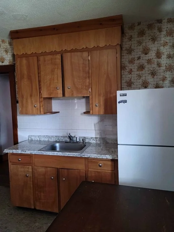 3 bed, 1 bath apartment for rent at 57 Austin St Unit 2, Hyde Park — photo 14 of 17