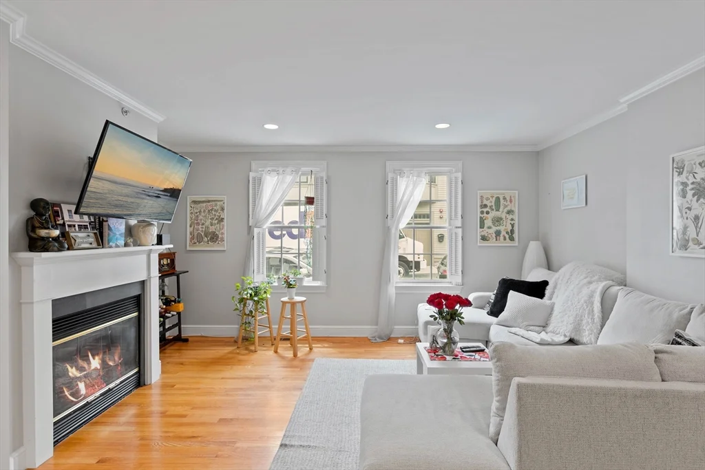 2 bed, 1 bath apartment for rent at 57 Bartlett St Unit 3, Charlestown