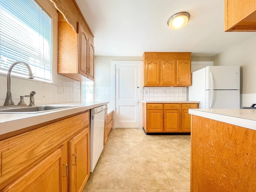 2 bed, 1 bath apartment for rent at 57 Breck Ave Unit 2, Brighton — photo 4 of 18