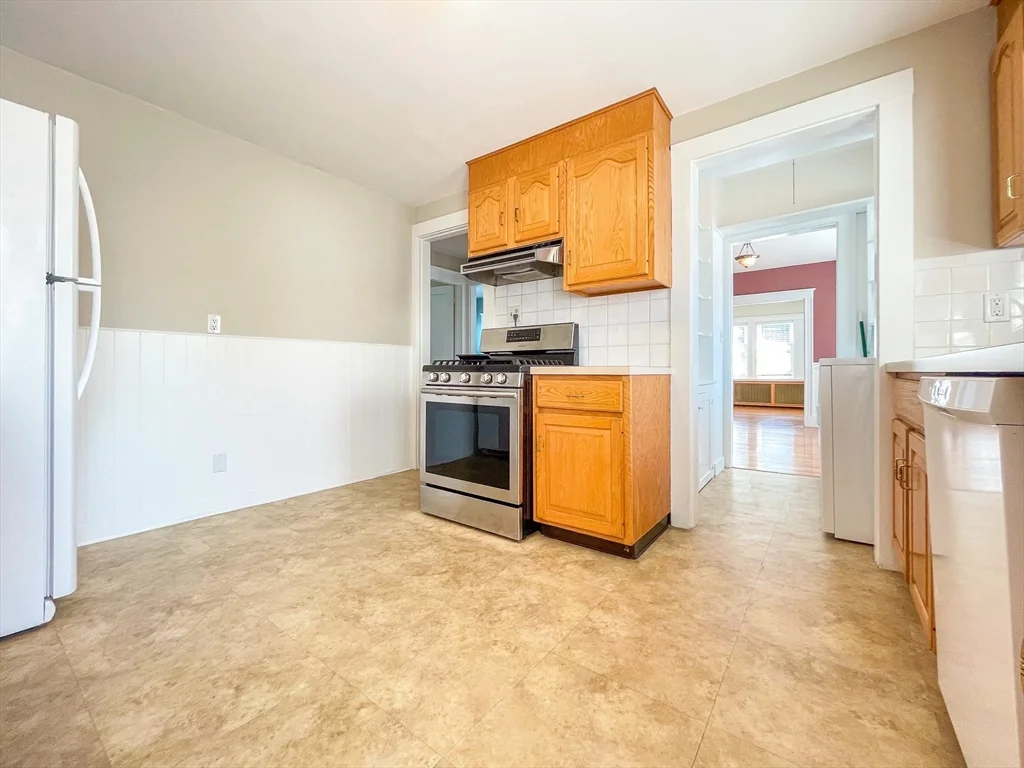 2 bed, 1 bath apartment for rent at 57 Breck Ave Unit 2, Brighton — photo 5 of 18