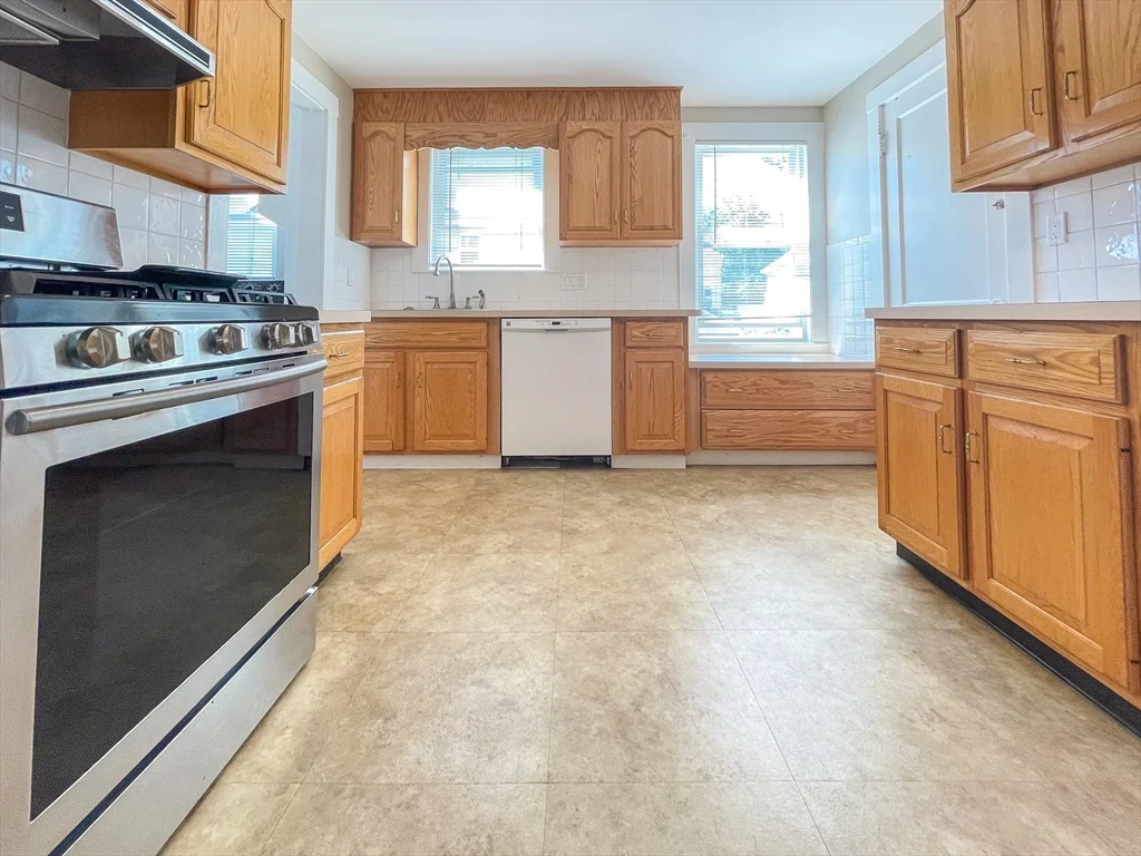 2 bed, 1 bath apartment for rent at 57 Breck Ave Unit 2, Brighton — photo 6 of 18