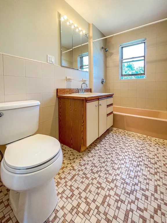 2 bed, 1 bath apartment for rent at 57 Breck Ave Unit 2, Brighton — photo 8 of 18