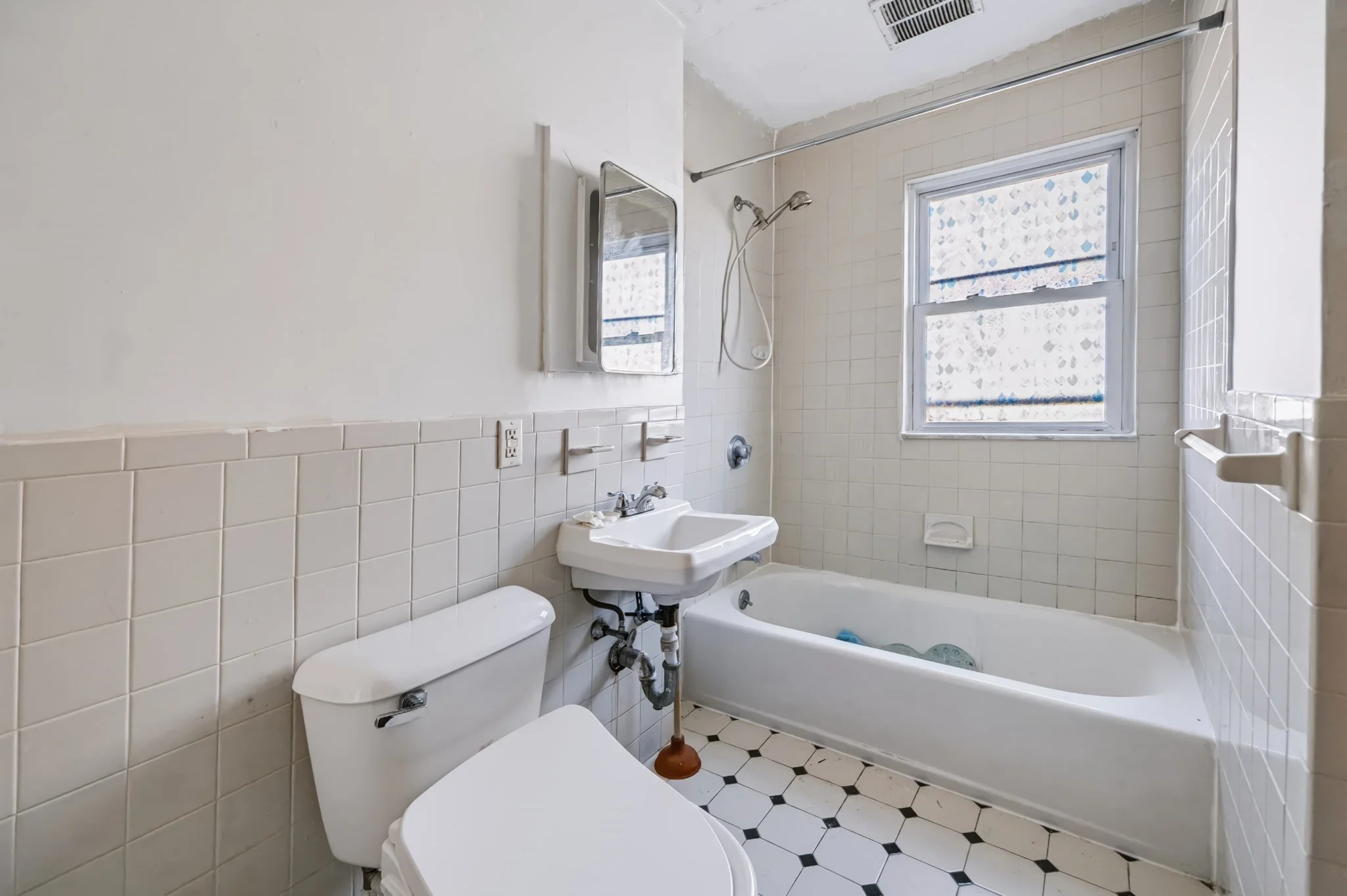 2 bed, 1 bath apartment for rent at 57 Bridge St Unit 57, Nonantum — photo 15 of 19