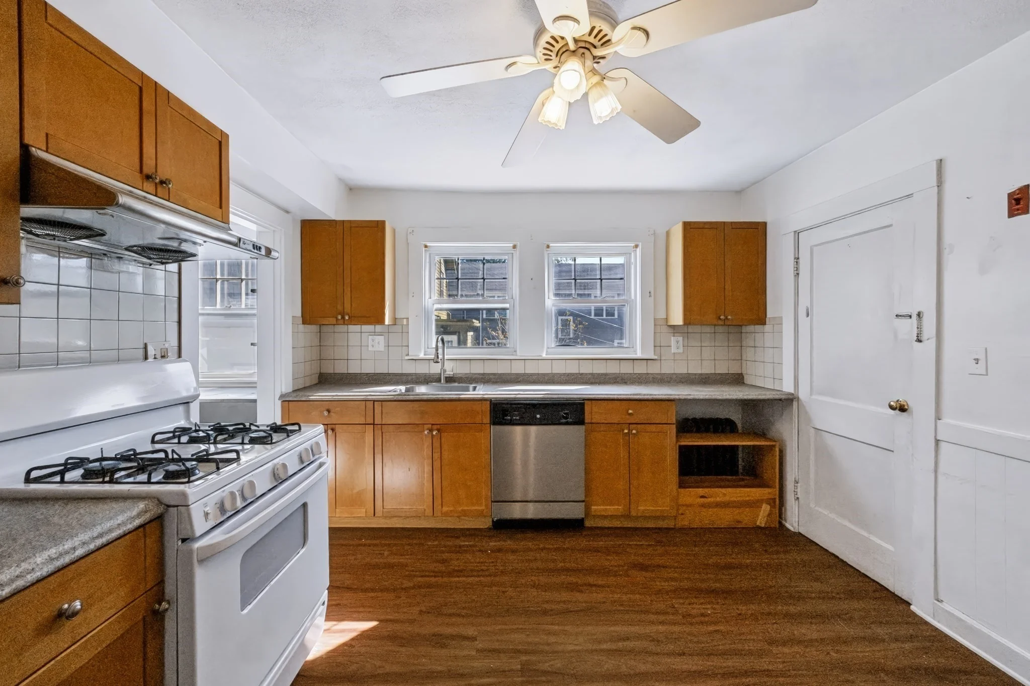2 bed, 1 bath apartment for rent at 57 Bridge St Unit 57, Nonantum — photo 4 of 19