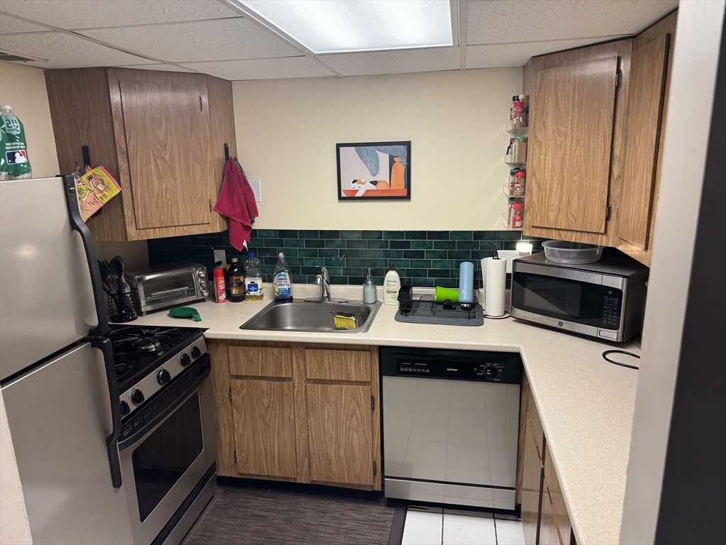 1 bed, 1 bath apartment for rent at 57 Broadlawn Park Unit 14A, West Roxbury — photo 1 of 7