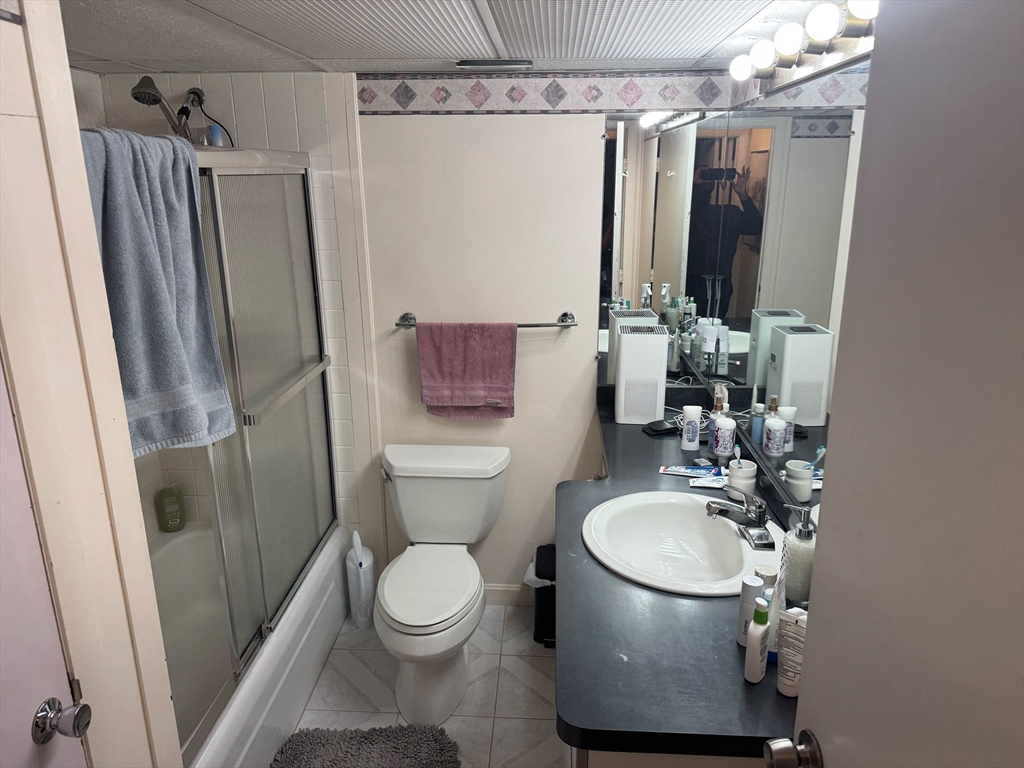 1 bed, 1 bath apartment for rent at 57 Broadlawn Park Unit 14A, West Roxbury — photo 6 of 7
