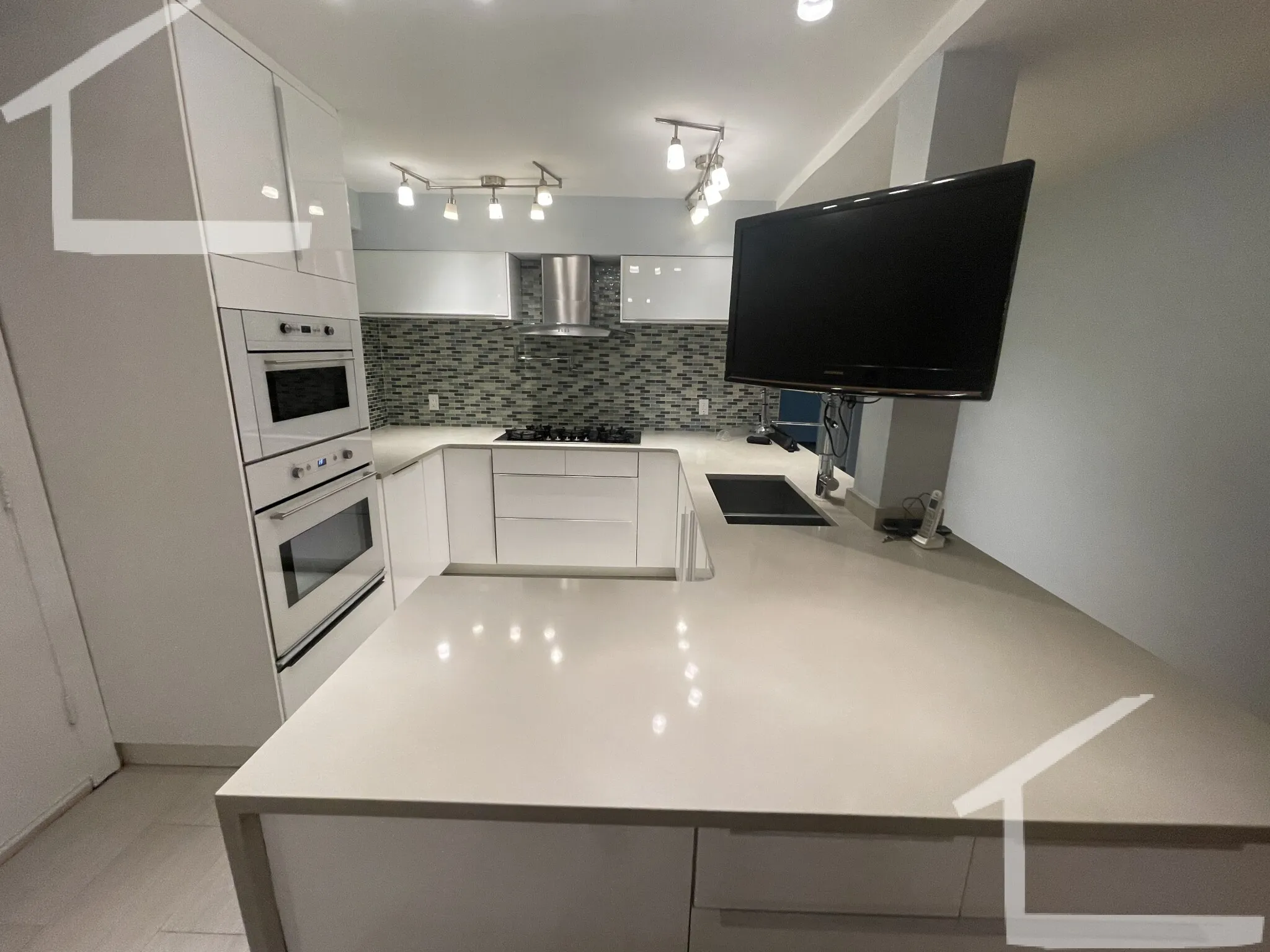 2 bed, 2 bath apartment for rent at 57 Broadlawn Park Unit 16, Chestnut Hill — photo 2 of 12