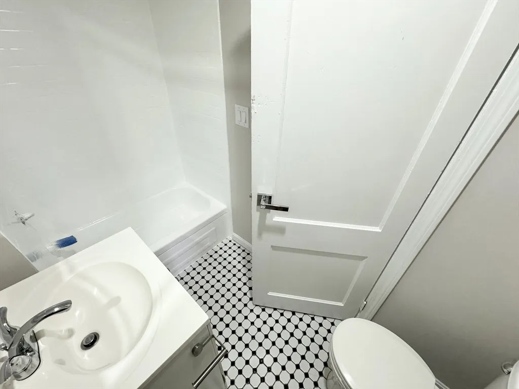 2 bed, 1 bath apartment for rent at 57 Burrell St Unit 1, Roxbury — photo 5 of 5