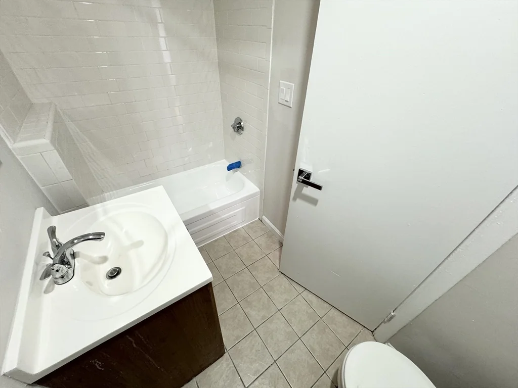 2 bed, 1 bath apartment for rent at 57 Burrell St Unit 3, Roxbury — photo 5 of 6