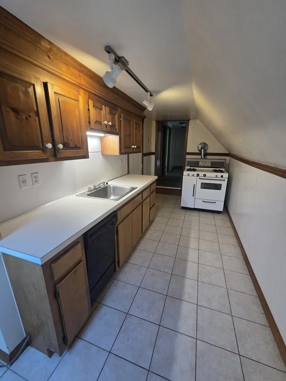 1 bed, 1 bath apartment for rent at 57 Central St Unit 3, West Brookfield — photo 3 of 7